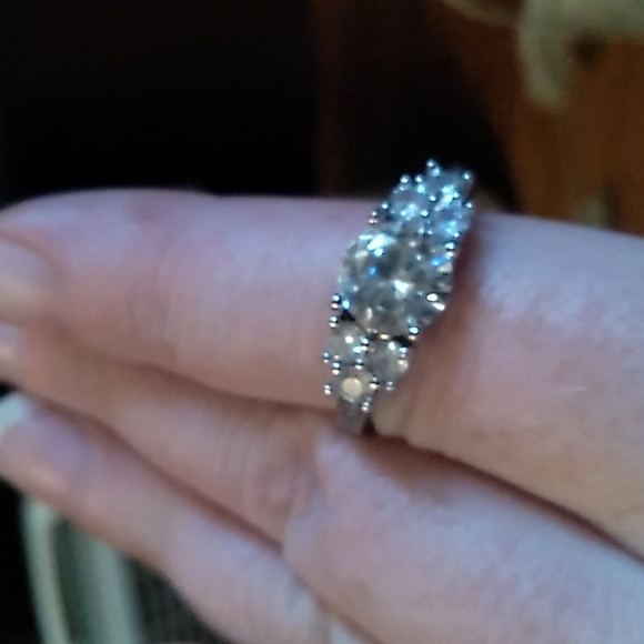 Sterling silver diamond ring size 9 - Picture 2 of 3